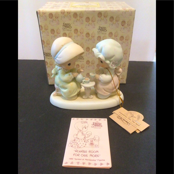 1988 NIB Precious moments friendship hits the spot